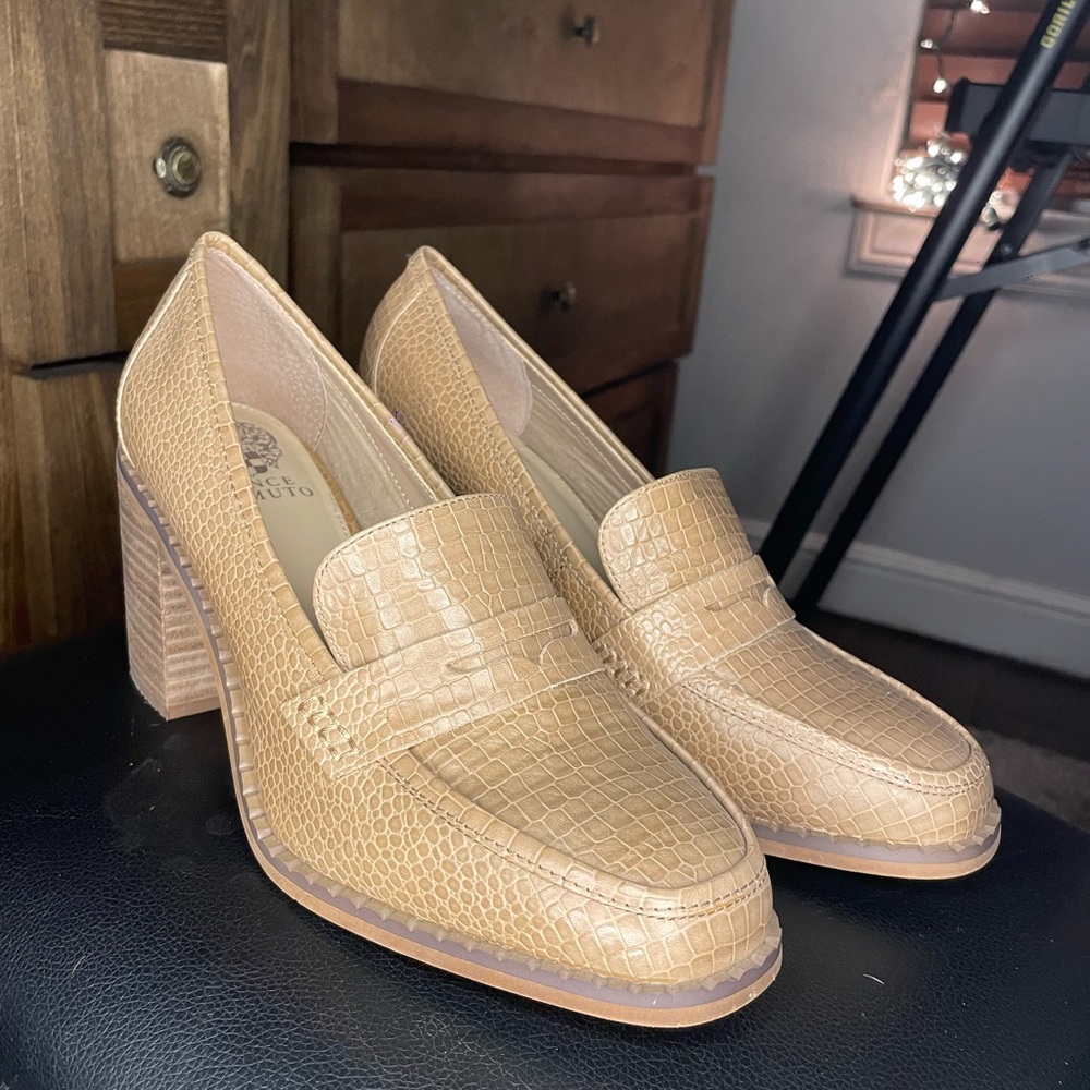 Vince Camuto Tan Crocodile-Embossed Loafers